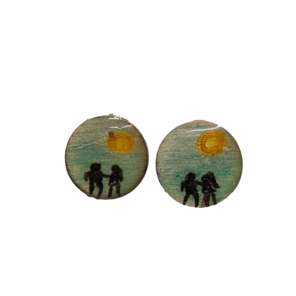 Σκουλαρίκια ζωγραφισμένα σε ξύλο (ζευγάρι στον ήλιο) - ξύλο, must αξεσουάρ, καρφωτά, ατσάλι