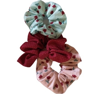 Αγίου Βαλεντίνου scrunchies λαστιχάκια μαλλιών με τριαντάφυλλα 3τμχ medium size. - ύφασμα, δώρο, τριαντάφυλλο, φλοράλ, αξεσουάρ