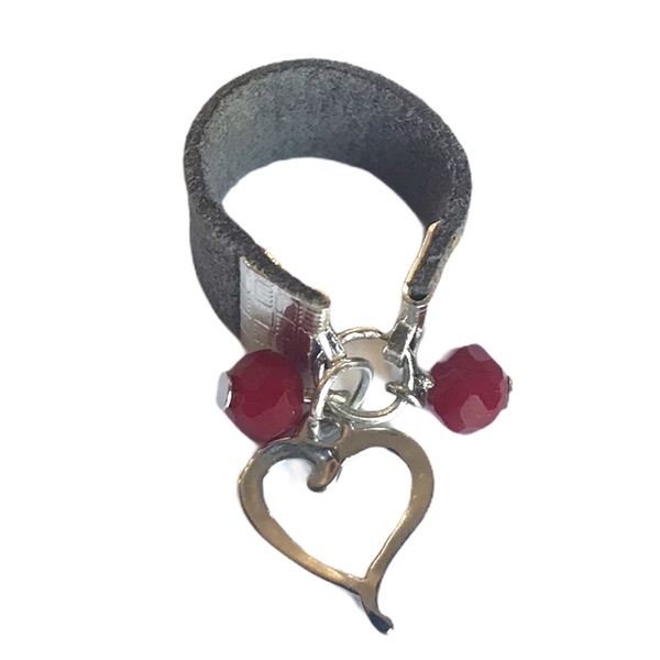 Leather heart charm ring - chevalier, γούρια, φθηνά