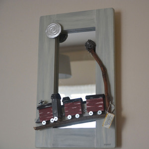 Καθρέπτης τοίχου ξύλινος χειροποίητος ζωγραφισμένος στο χέρι Τρένο 30x50x5 πολύχρωμο Καπαδάκης - ζωγραφισμένα στο χέρι, διακόσμηση, χειροποίητα, ξύλινα διακοσμητικά τοίχου - 4