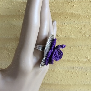 Μεγάλο δαχτυλίδι "Knit Metal" σπείρα με λουλούδι - αλπακάς, βελονάκι, λουλούδι, boho, μεγάλα, αυξομειούμενα, φθηνά - 3