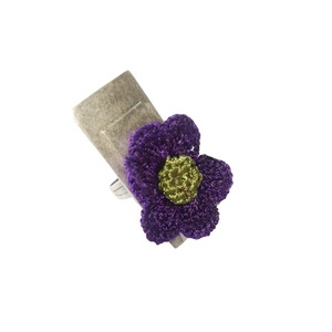 Ορθογώνιο δαχτυλίδι με πλεκτό λουλούδι διάφ. χρώματα - αλπακάς, βελονάκι, λουλούδι, boho, μεγάλα, αυξομειούμενα, φθηνά