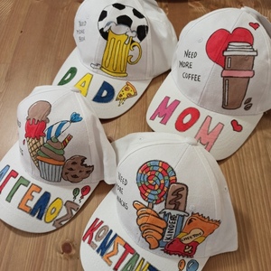 Παιδικό καπέλο jockey με όνομα και θέμα ' need more snacks ' - καπέλα - 4