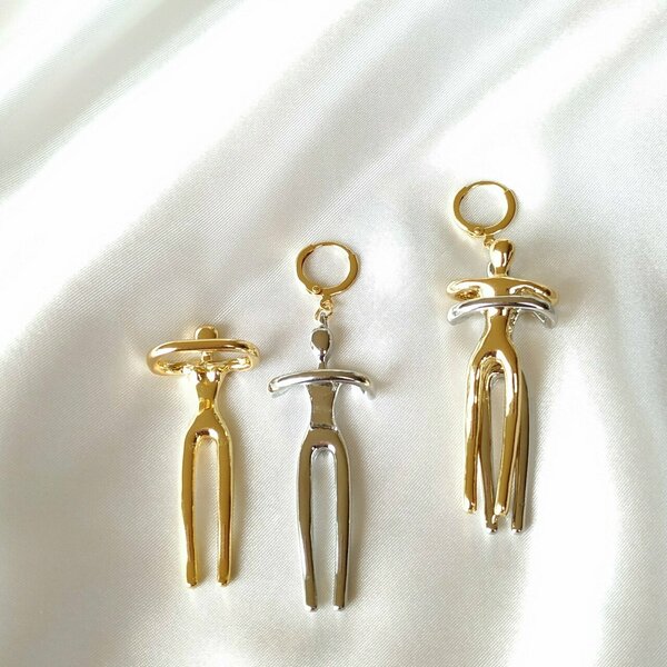 Σκουλαρίκια μεταλλικά ανθρωπάκια χρυσό -ασημί - ιδιαίτερο, κρίκοι, μεταλλικά στοιχεία, μεγάλα, faux bijoux - 3