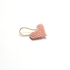 Σκουλαρίκια μακραμέ καρδούλα ροζ χρώμα - καρδιά, μακραμέ, μικρά, κρεμαστά, πλεκτά - 3