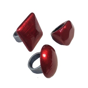 Μεγάλο ζωγραφισμένο κόκκινο δαχτυλίδι από ρητίνη - boho, σταθερά, μεγάλα, φθηνά