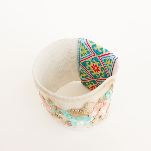 Embroidered Flowers White, Elastic Cuff - ύφασμα, σταθερά, χεριού, χειροπέδες, φαρδιά - 3