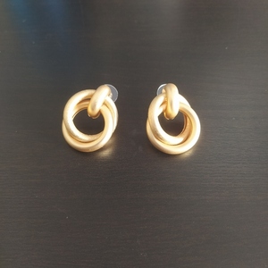 Σκουλαρίκια σε χρυσό χρώμα με ενωμένους κύκλους - επιχρυσωμένα, καρφωτά, μεγάλα, δώρα για γυναίκες - 3