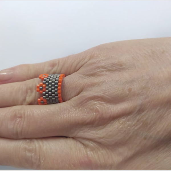 Δαχτυλίδι με χάντρες Miyuji delica σε γκρι και πορτοκαλί χρώμα - δώρο, χάντρες, miyuki delica, σταθερά, μεγάλα - 2