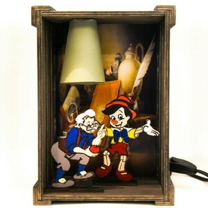 Ξύλινο χειροποίητο διακοσμητικό φωτιστικό με θέμα Pinocchio - αγόρι, παιδικά φωτιστικά, δώρο για βάφτιση, γενέθλια