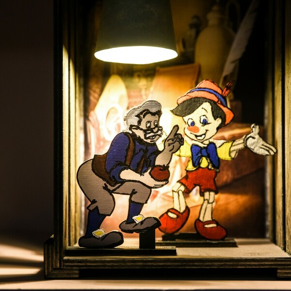Ξύλινο χειροποίητο διακοσμητικό φωτιστικό με θέμα Pinocchio - αγόρι, γενέθλια, δώρο για βάφτιση, παιδικά φωτιστικά - 3