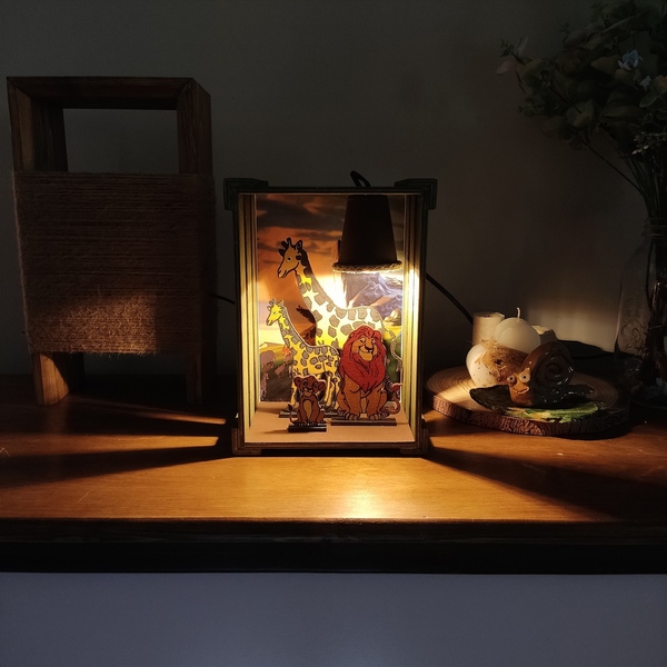 Ξύλινο χειροποίητο διακοσμητικό φωτιστικό με θέμα ο βασιλιάς των λιονταριών - κορίτσι, αγόρι, γενέθλια, δώρο για βάφτιση, παιδικά φωτιστικά - 2