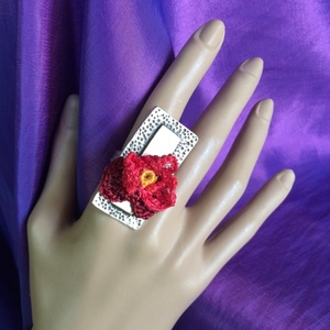 Ορθογώνιο δαχτυλίδι με κοραλλί πλεκτό λουλούδι - αλπακάς, βελονάκι, λουλούδι, boho, μεγάλα, αυξομειούμενα, φθηνά - 5