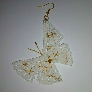 Μονό σκουλαρίκι πεταλούδα λευκή - πεταλούδα, κρεμαστά, μεγάλα, πλεκτά