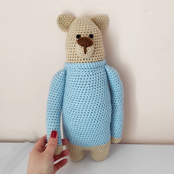 Πλεκτό αρκουδάκι με γαλάζιο πουλόβερ και μακριά χέρια - crochet, λούτρινα, αρκουδάκι, amigurumi - 4