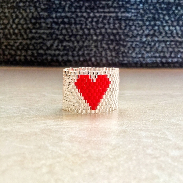 Love me φαρδύ δαχτυλίδι με σχέδιο κόκκινη καρδιά, κεντημένο με γνήσιες χάντρες Miyuki Delica - καρδιά, χάντρες, σταθερά, μεγάλα - 3