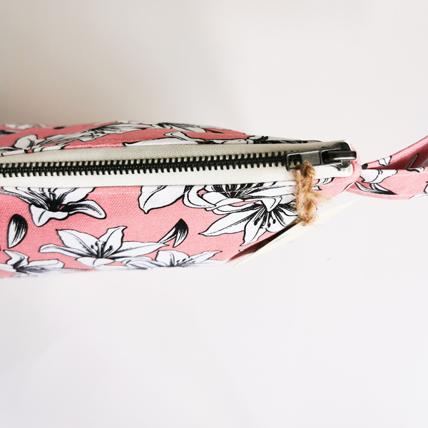 Τσάντα με Αδιάβροχη επένδυση Pink Flowers - ύφασμα, φάκελοι, all day, χειρός, μικρές - 3
