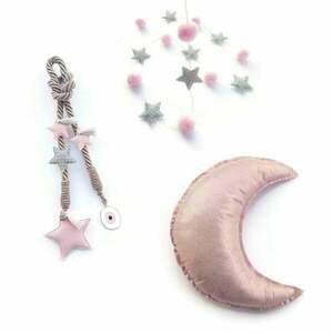 Baby Gift Box Σετ των 3 Παιδικό Γούρι Φυλαχτό - Ματάκι για Νεογέννητο με Αστέρια, Μαξιλάρι Συννεφάκι, Γιρλάντα με Αστέρια και Πον Πον The Pink Feather - κορίτσι, γιρλάντες, σετ δώρου, φυλαχτά