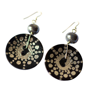 Σκουλαρίκια με κουμπιά από κοκοφοίνικα, ζωγραφισμένα στο χέρ - κρεμαστά - 3