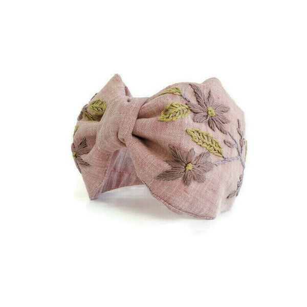 Χειροποίτη φλοράλ στέκα με κέντημα στο χέρι σε ροζ λινό ύφασμα / Handmade floral embroidery headband . - στέκες - 2
