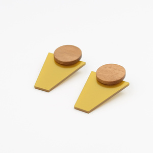Ξύλινα σκουλαρίκια με χρυσό plexiglass - ξύλο, καρφωτά, plexi glass, μεγάλα - 2