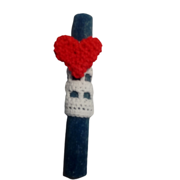 Λαμπαδα αρωματική μπλε ξυστη με κοκκινη πλεκτη καρδιά - κορίτσι, λαμπάδες, για παιδιά, για ενήλικες, για εφήβους