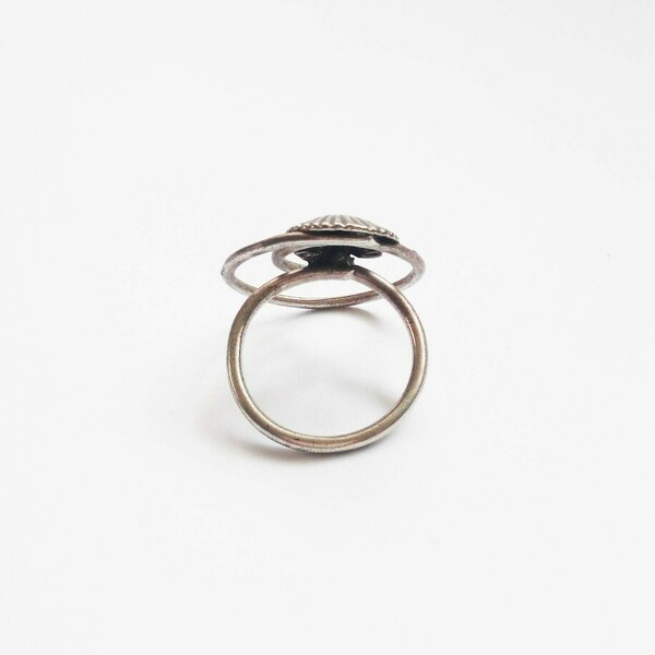 Επάργυρο δαχτυλίδι σε σπιράλ σχέδιο με κοχυλάκι - επάργυρα, μικρά, αυξομειούμενα, γούρια, φθηνά - 3