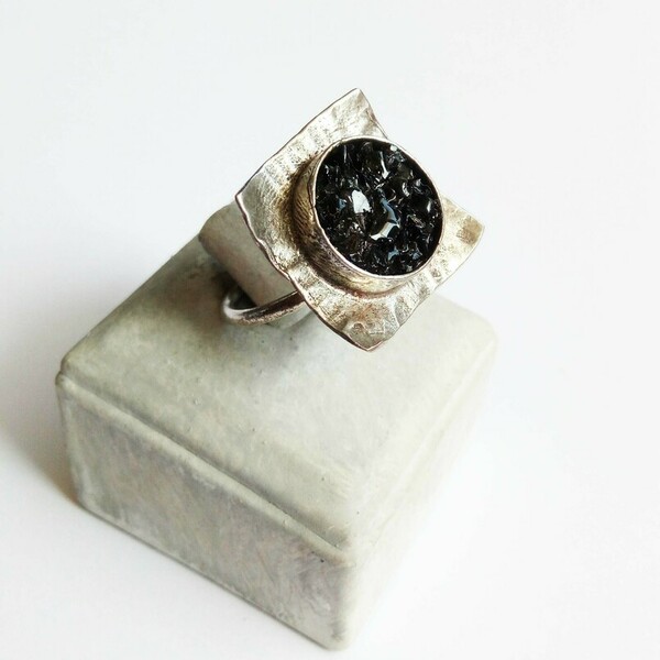 Επάργυρο τετράγωνο δαχτυλίδι με κυκλική λεπτομέρεια από πέτρες με μαύρο Όνυχα - ημιπολύτιμες πέτρες, επάργυρα, μπρούντζος, μεγάλα, αυξομειούμενα - 5