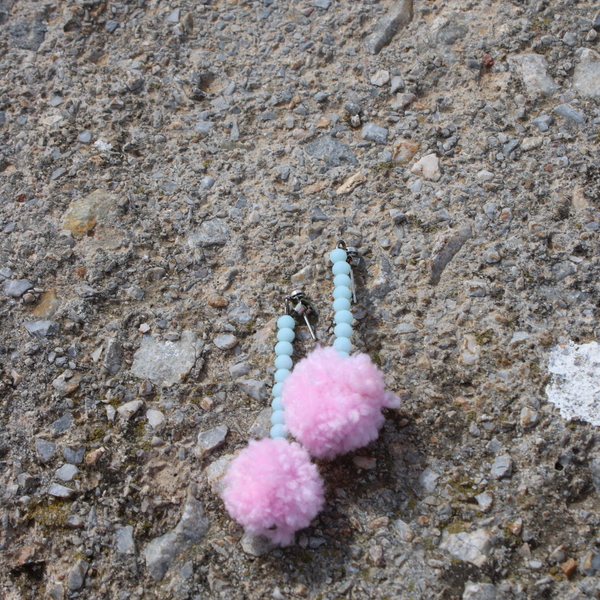 Σκουλαρίκι με χάντρες και πομ πομ ρόζ - αλπακάς, με φούντες, κρεμαστά - 2