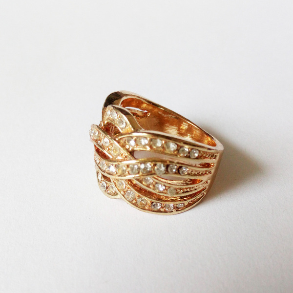Εντυπωσιακό Γυναικείο δαχτυλίδι με στράς σε χρυσό χρώμα - στρας, σταθερά, για γάμο, επιροδιωμένα, φθηνά - 2