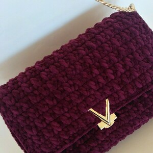 Deep purple / Μικρή χειροποίητη τσάντα σε βαθύ δαμασκινί - clutch, χιαστί, all day, πλεκτές τσάντες, μικρές - 3