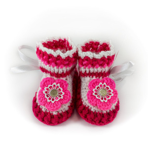 Πλεκτά λευκό-φούξια παπουτσάκια για κορίτσια/ παπούτσια για μωρά με λουλούδια/ 0-12/ Crochet white-pink booties for girls - κορίτσι, 6-9 μηνών, βρεφικά ρούχα