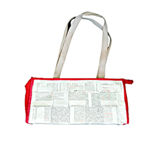 τσάντα καθημερινή από χαρτί περιοδικού λευκή με γραμματα και κόκκινο - ύφασμα, ώμου, all day, μικρές, φθηνές