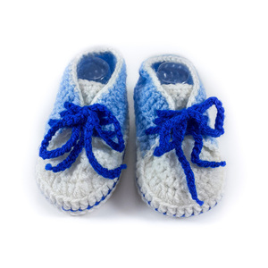 Πλεκτά παπούτσια για μωρά/ γαλάζιο με έντονο μπλε κορδόνια/ σπορτέξ/ 0-12/ Crochet cream booties for a babies/ sneakers - αγόρι, δώρα για μωρά, βρεφικά ρούχα
