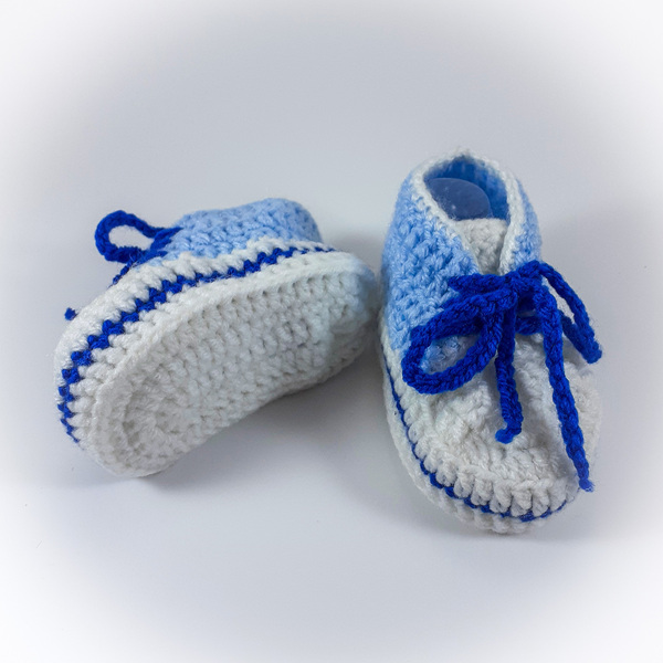 Πλεκτά παπούτσια για μωρά/ γαλάζιο με έντονο μπλε κορδόνια/ σπορτέξ/ 0-12/ Crochet cream booties for a babies/ sneakers - αγόρι, δώρα για μωρά, βρεφικά ρούχα - 2