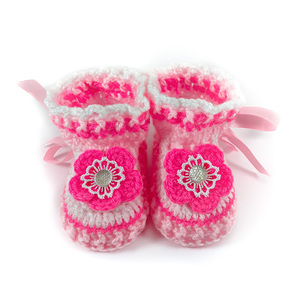 Πλεκτά ροζ-λευκό-φούξια παπουτσάκια για κορίτσια/ παπούτσια για μωρά με λουλούδια/ 0-12/ Crochet white-pink booties for girls - βρεφικά ρούχα, κορίτσι, δώρο για νεογέννητο