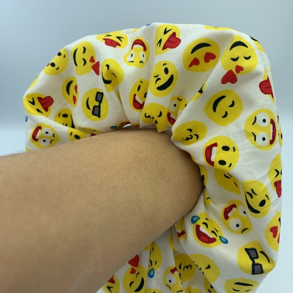 Scrunchie σε pattern Emoji - ύφασμα, για τα μαλλιά, λαστιχάκια μαλλιών - 2