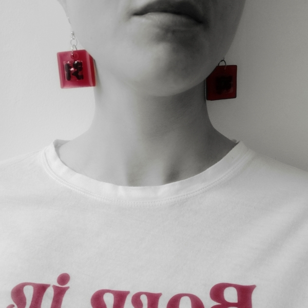 Σκουλαρίκια τετράγωνα από υγρό γυαλί κόκκινα 5,5x3 εκ./Square liquid glass earrings in red 5,5x3 cm - γυαλί, ατσάλι, κρεμαστά, μεγάλα, γάντζος - 4