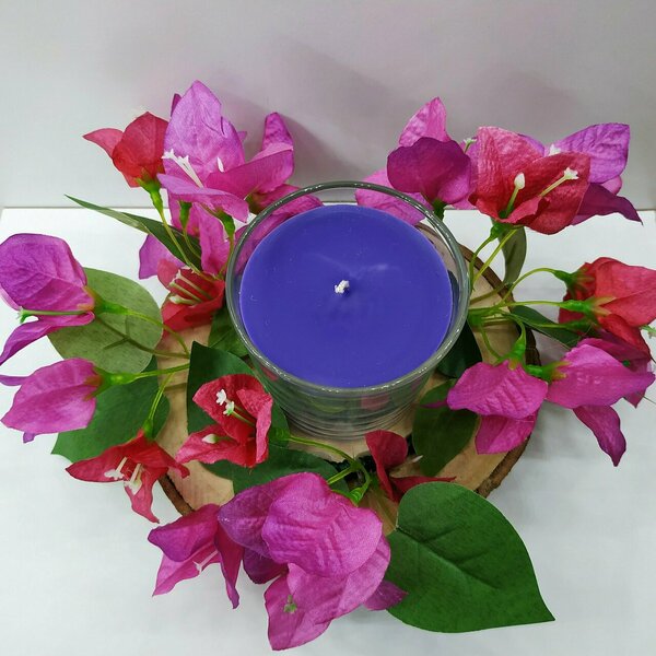Ξύλινη σύνθεση κορμός 15χ12 εκ με υφασμάτινα λουλούδια και χειροποίητο μωβ κερί σε γυάλινο ποτήρι - αρωματικά κεριά - 4