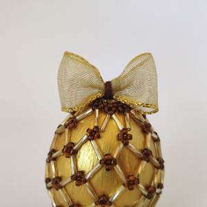 Διακοσμητικό χρυσό πασχαλινό αυγό με επένδυση από χάντρες - χειροποίητα, χάντρες, διακοσμητικά, πασχαλινά αυγά διακοσμητικά, πασχαλινά δώρα - 2