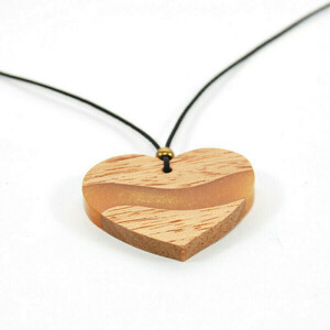 Μενταγιόν καρδιά από niangon και υγρό γυαλί - ξύλο, γυαλί, γυναικεία, καρδιά, δώρο - 3