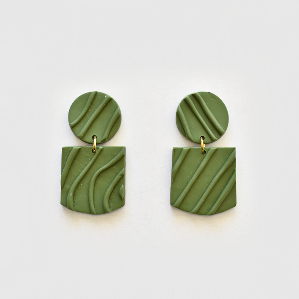 Green Polymer Clay Dangle Earrings - πηλός, γεωμετρικά σχέδια, καρφωτά, polymer clay
