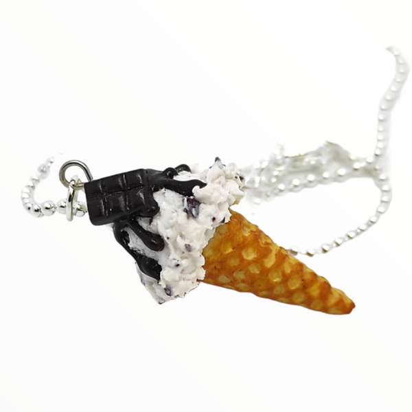 Kολιέ παγωτό χωνάκι με στρατσιατεέλα (ice cream necklace),χειροποίητα κοσμήματα μινιατούρες μανιταριών και απομίμησης φαγητού απο πολυμερικό πηλό Mimitopia - γυναικεία, πηλός, χειροποίητα, παγωτό, μινιατούρες φιγούρες