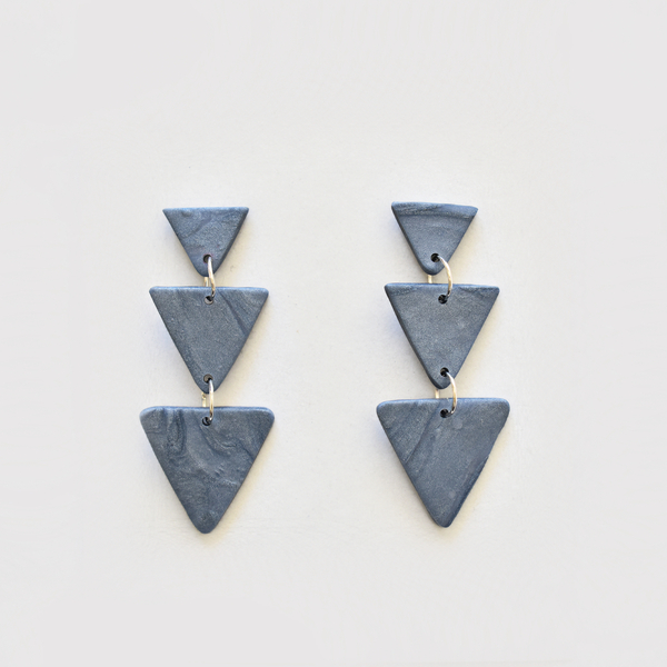Blue Triangles Polymer Clay Earrings - πηλός, γεωμετρικά σχέδια, καρφωτά, κρεμαστά, polymer clay