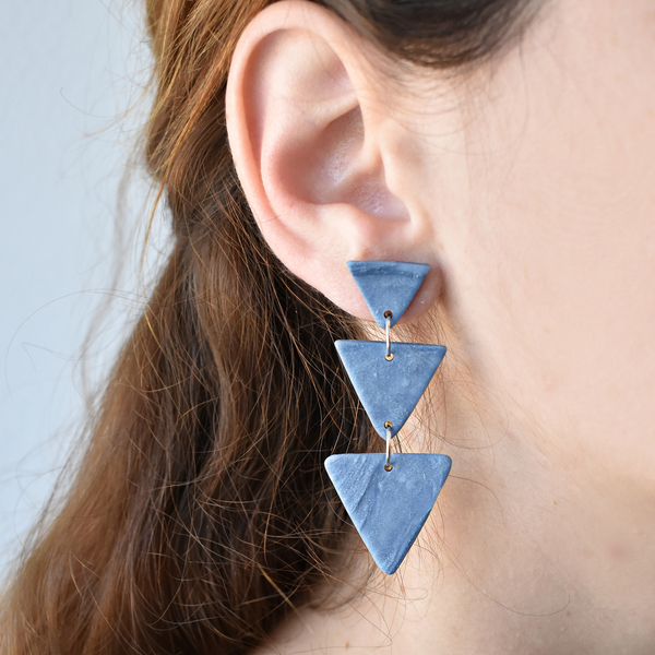 Blue Triangles Polymer Clay Earrings - πηλός, γεωμετρικά σχέδια, καρφωτά, κρεμαστά, polymer clay - 2