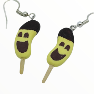 Σκουλαρίκια παγωτό μπανάνα σε ξυλάκι (Banana ice cream earrings),χειροποίητα κοσμήματα απομίμησης φαγητού απο πολυμερικό πηλό Mimitopia - γυναικεία, πηλός, χειροποίητα, παγωτό, φαγητό - 4