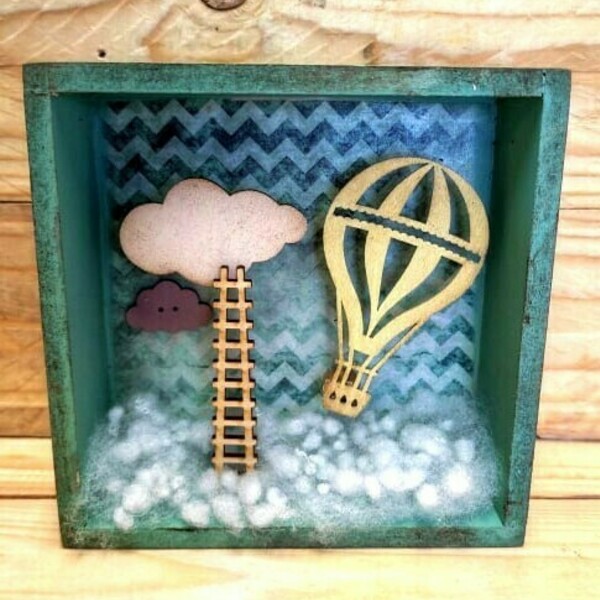 Σύνθεση σε ξύλινο κάδρο με φιγούρα αερόστατο - ''Μαζί μου έλα, πάνω απ' τα σύννεφα!' - πίνακες & κάδρα, δώρο, αερόστατο, για παιδιά, παιδικά κάδρα - 2
