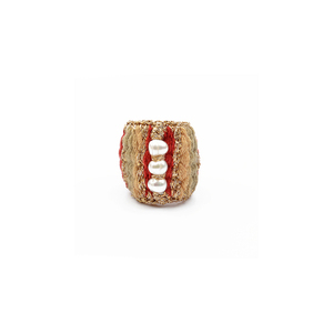 ATHINA MAILI - Φαρδύ υφαντό γυναικείο δαχτυλίδι με μαργαριτάρια γλυκού νερού νήματα σε κόκκινο μπεζ χρυσό χειροποίητο - μαργαριτάρι, υφαντά, boho, μεγάλα