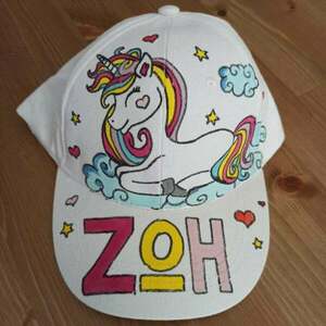 παιδικό καπέλο jockey με όνομα και θέμα μονόκερος σε συννεφάκι ( sitting unicorn ) - όνομα - μονόγραμμα, δώρα για παιδιά, μονόκερος, καπέλα, προσωποποιημένα - 2