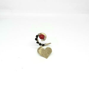 Δαχτυλίδι καρδιά με κοκκινες και μαυρες πετρες - αυξομειούμενα, ημιπολύτιμες πέτρες, ορείχαλκος